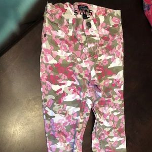 Childrens Place Sz 8 Stretch Flowered Jeggings